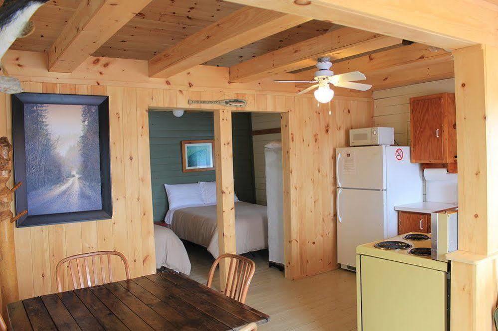 Mashkinonje Lodge Lavigne Exteriör bild